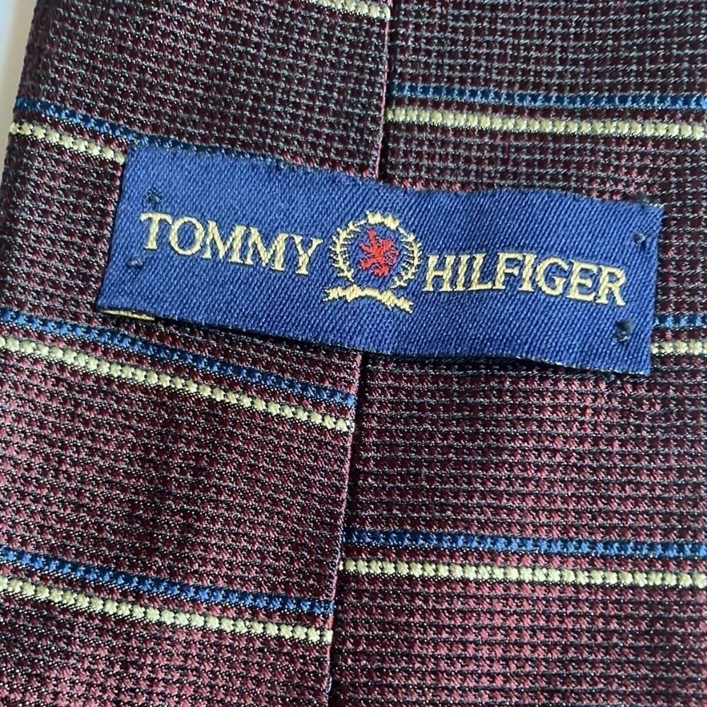 Tommy Hilfiger Men Tie 100% Silk Imported Fabric Made In The USA Burgundy Stripe